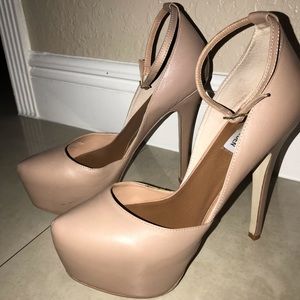 Steve Madden Shoes - Steve Madden Nude Pumps Steve Madden Shoes - Steve Madden Nude Pumps